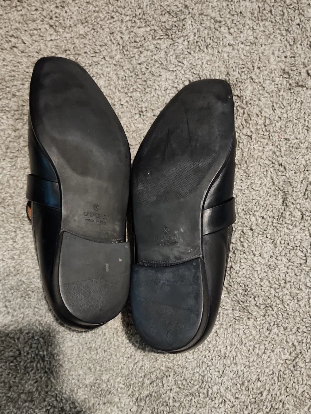 Gucci Black Leather Men’s Penny Loafers with Logo Accent
